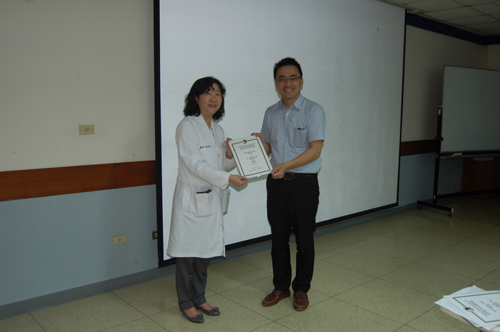 羅光哲同學榮獲105學年度口醫所成績優良獎